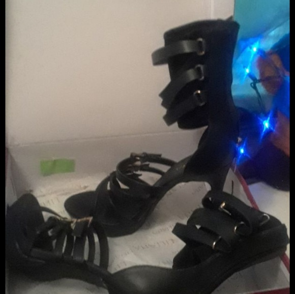 Shoes - Picture 1 of 2